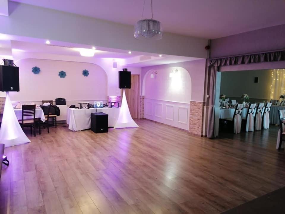 Liza Aqua & Conference Hotel ラヨシュミジャ エクステリア 写真