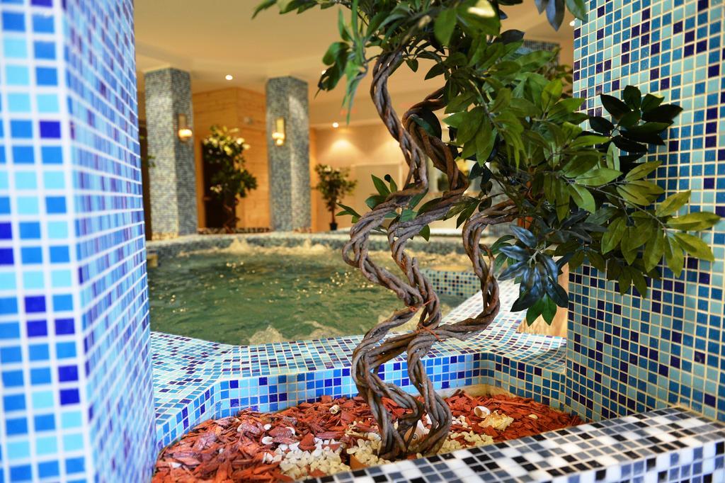Liza Aqua & Conference Hotel ラヨシュミジャ エクステリア 写真